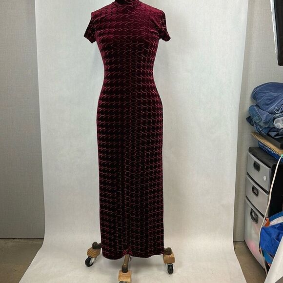 Luly K Long Dress Sz M Burgundy Mock Neck Short Sleeve Semi Formal Party Elegant - Picture 1 of 9